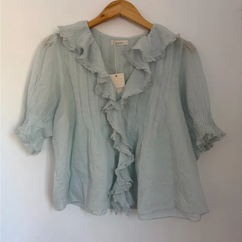 Doen NWT Medium Henri Ruffle Cotton Blouse in Alice Blue - Picture 7 of 14
